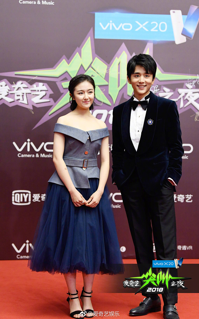 Thảm đỏ iQiYi: Dương Mịch cân cả dàn mỹ nhân Cbiz, bạn gái Trương Hàn nhan sắc ngày càng lên hương Thảm đỏ iQiYi: Dương Mịch cân cả dàn mỹ nhân Cbiz, bạn gái Trương Hàn nhan sắc ngày càng lên hương
